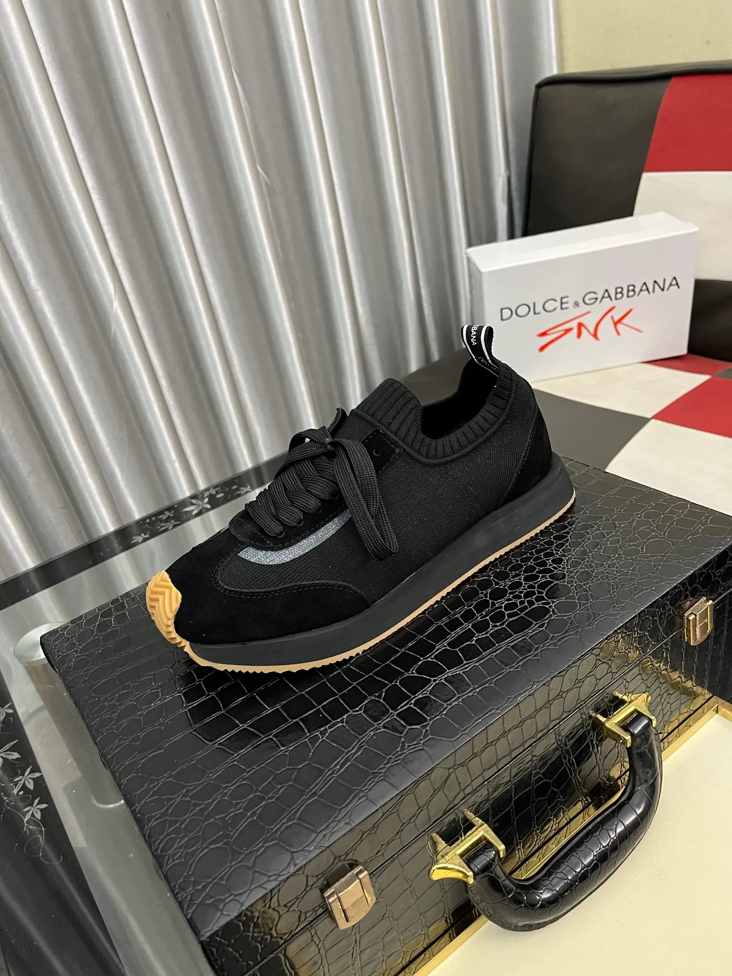 Men's Men's Shoes💰420⌚️⌚️••Dolce&Gabbana••DG✔️High-end men's sports and casual shoes. Original goods from top counters. Original imported cowhide, multi-material splicing design ➕Imported cowhide lining, cowhide feet ➕Original TPR elastic outsole. Size: 36-46🔟Colors available